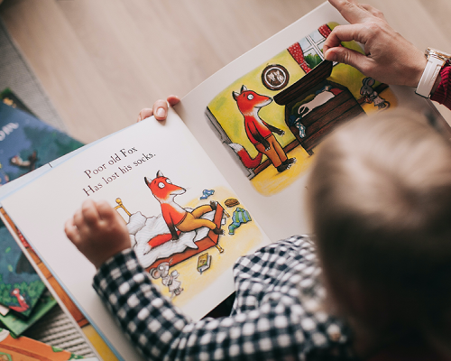 Top 10 trucuri pentru a-l încuraja pe cel mic să citească