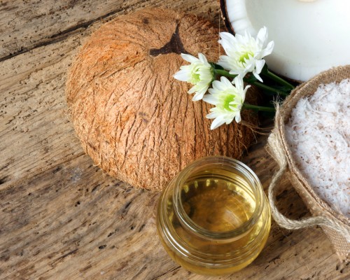 Uleiul de cocos: 20 moduri practice în care îl poți folosi